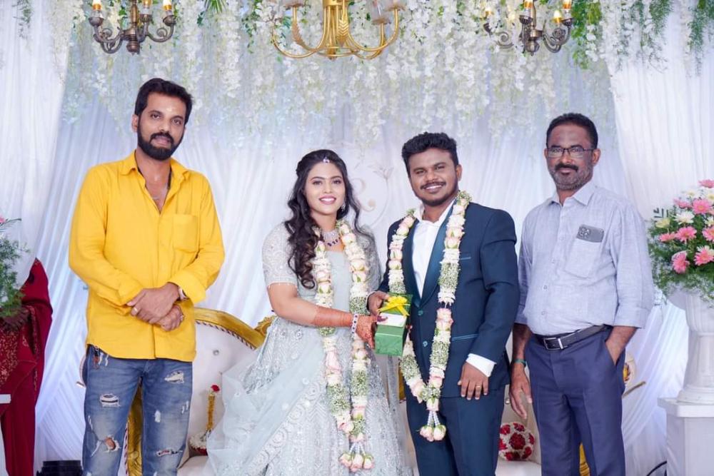 siren-movie-director-anthony-bhagyaraj-wedding-engagement-photos